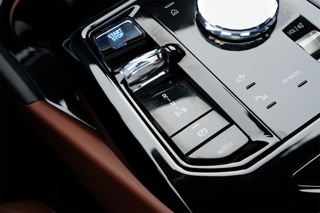 Thumbnail: 2024 BMW i5 - 16