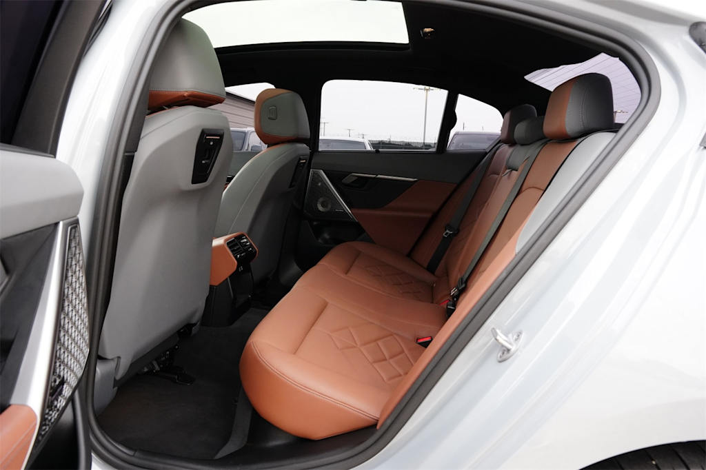 Thumbnail: 2024 BMW i5 - 12