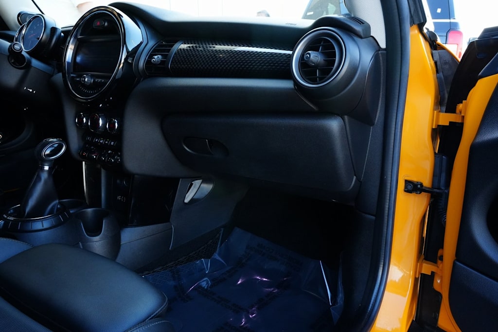 2015 MINI Cooper S 13