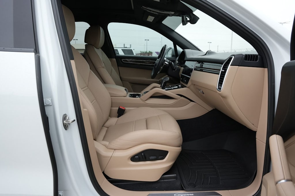Thumbnail: 2023 Porsche Cayenne - 11