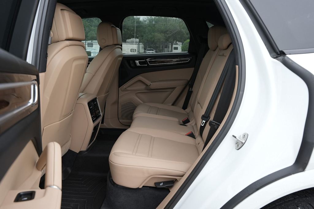 Thumbnail: 2023 Porsche Cayenne - 12
