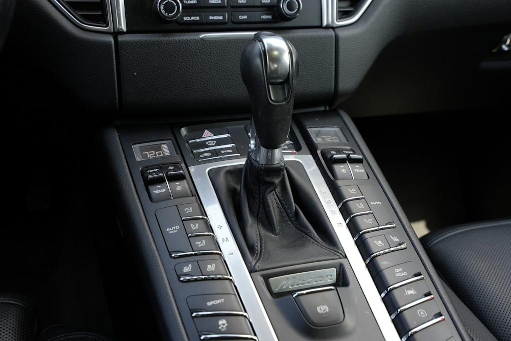 Thumbnail: 2017 Porsche Macan - 13