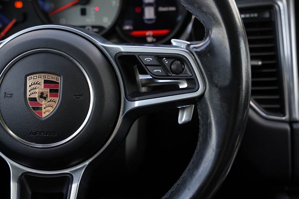 Thumbnail: 2017 Porsche Macan - 19