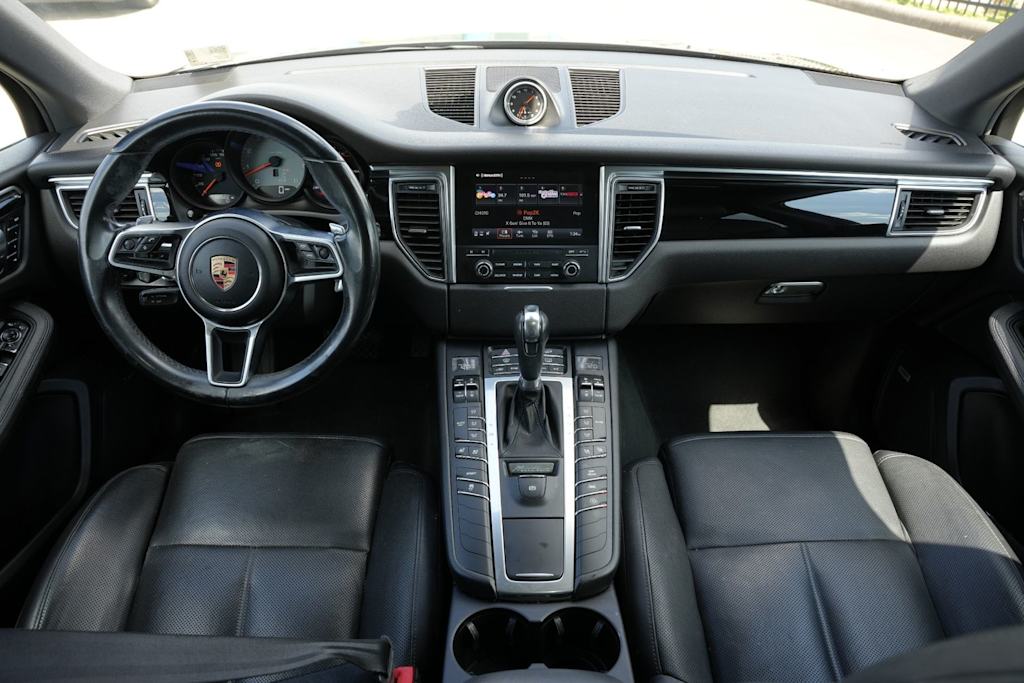 Thumbnail: 2017 Porsche Macan - 2