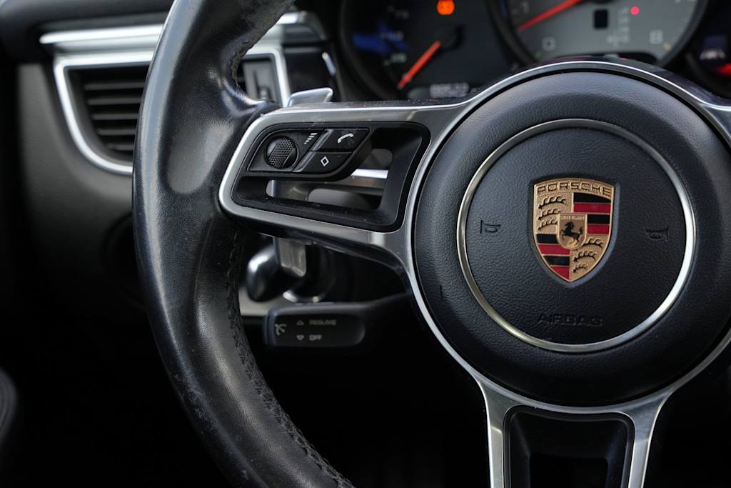 Thumbnail: 2017 Porsche Macan - 18