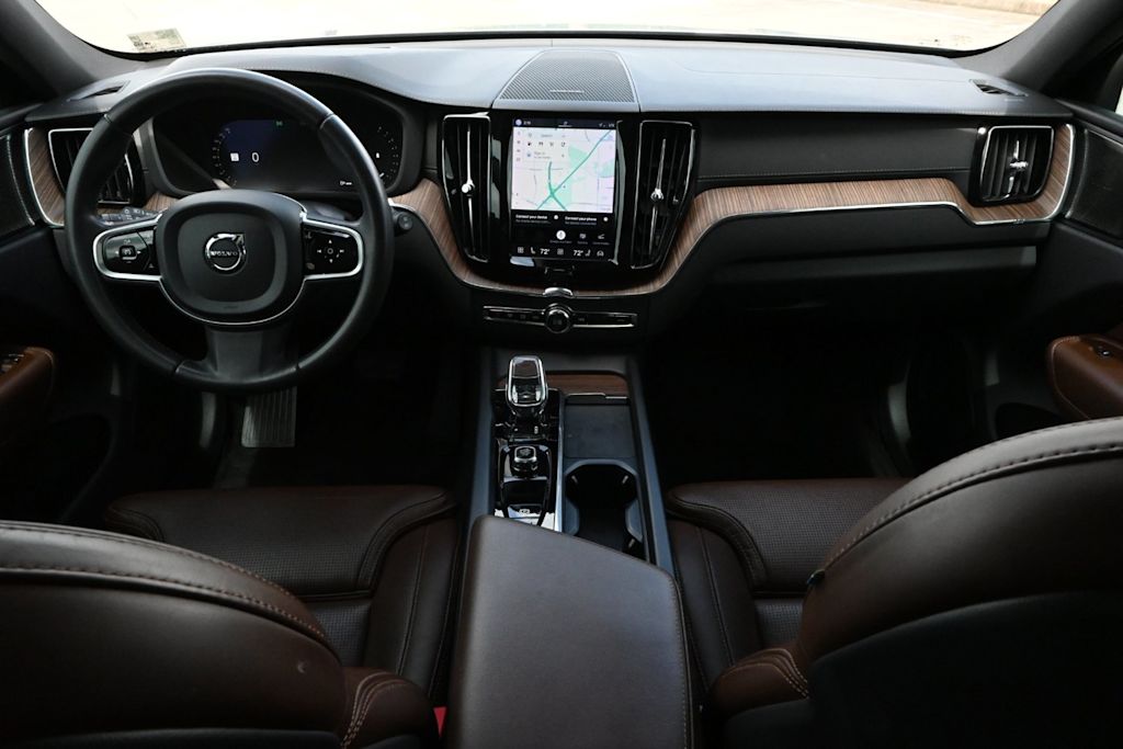 Thumbnail: 2022 Volvo XC60 - 2