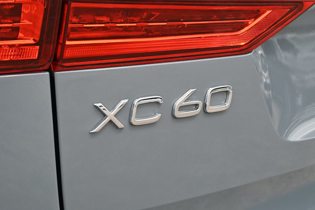 Thumbnail: 2022 Volvo XC60 - 7