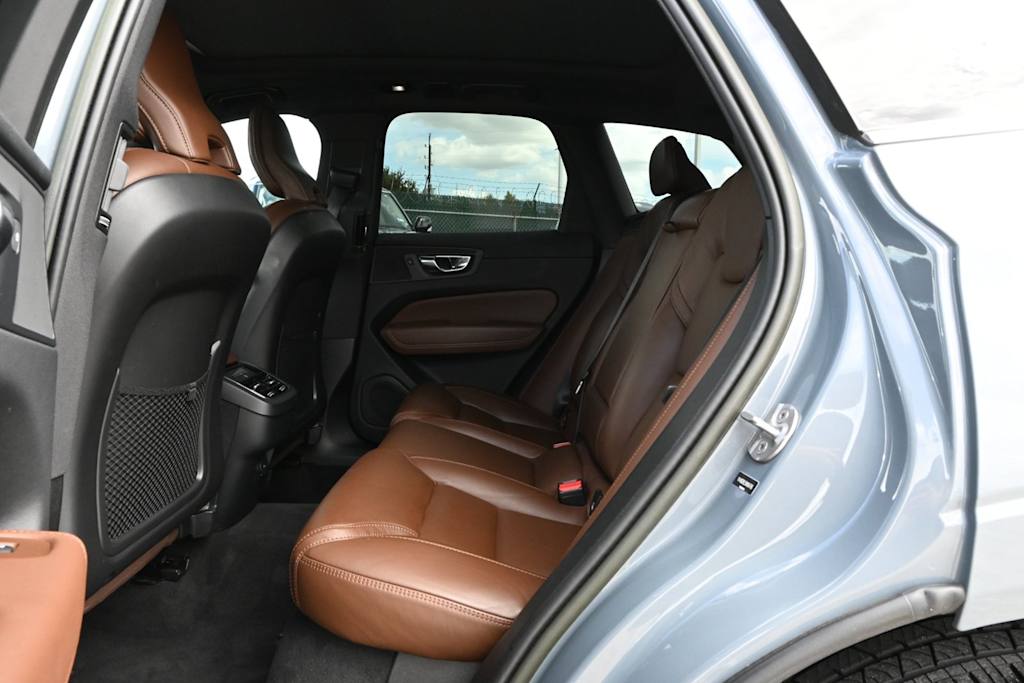 Thumbnail: 2022 Volvo XC60 - 12