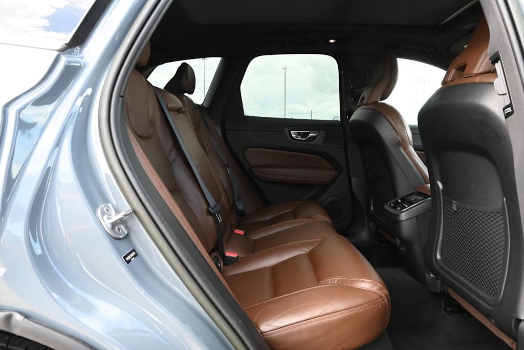 Thumbnail: 2022 Volvo XC60 - 26