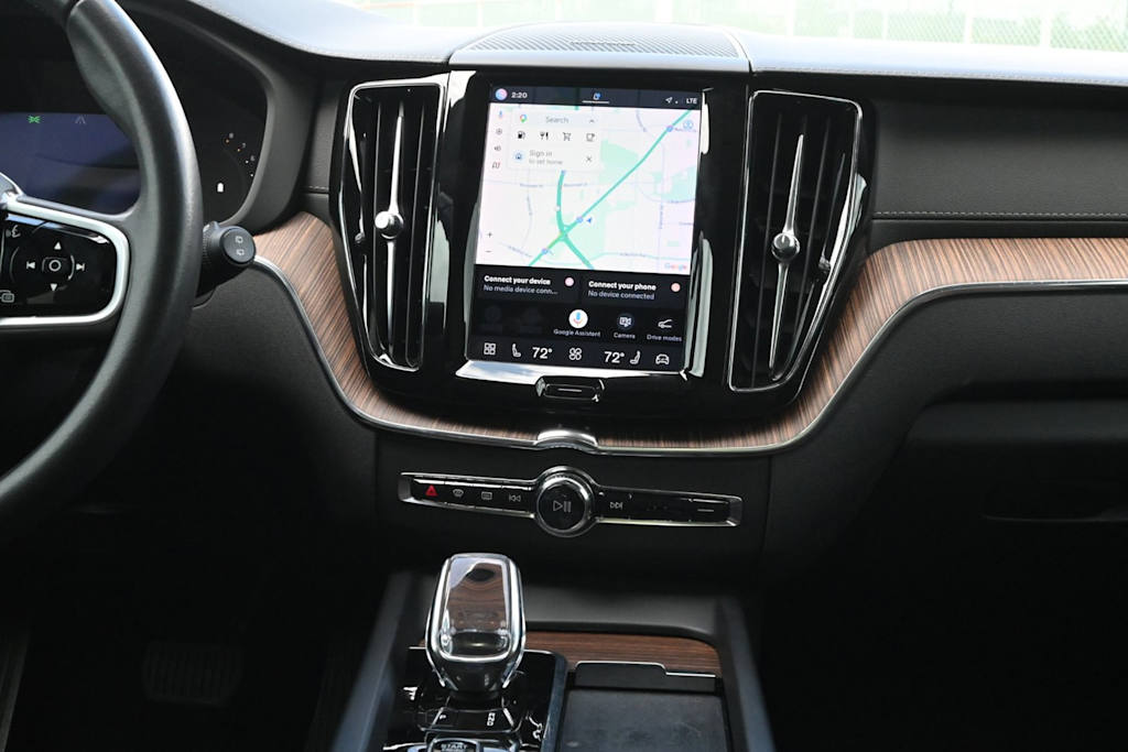 Thumbnail: 2022 Volvo XC60 - 15