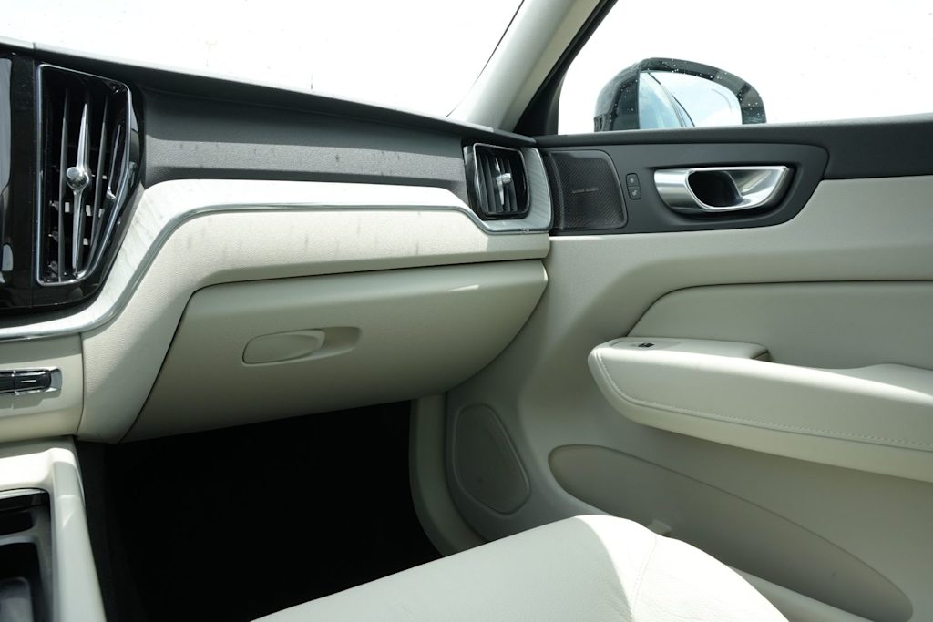 Thumbnail: 2025 Volvo XC60 - 9