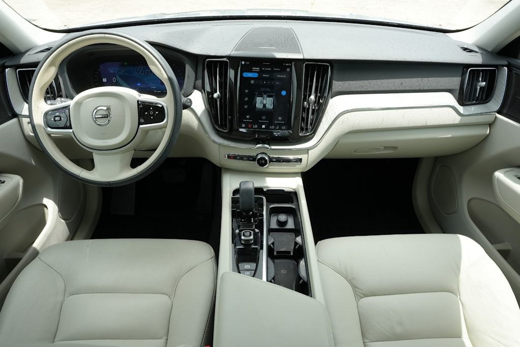 Thumbnail: 2025 Volvo XC60 - 2