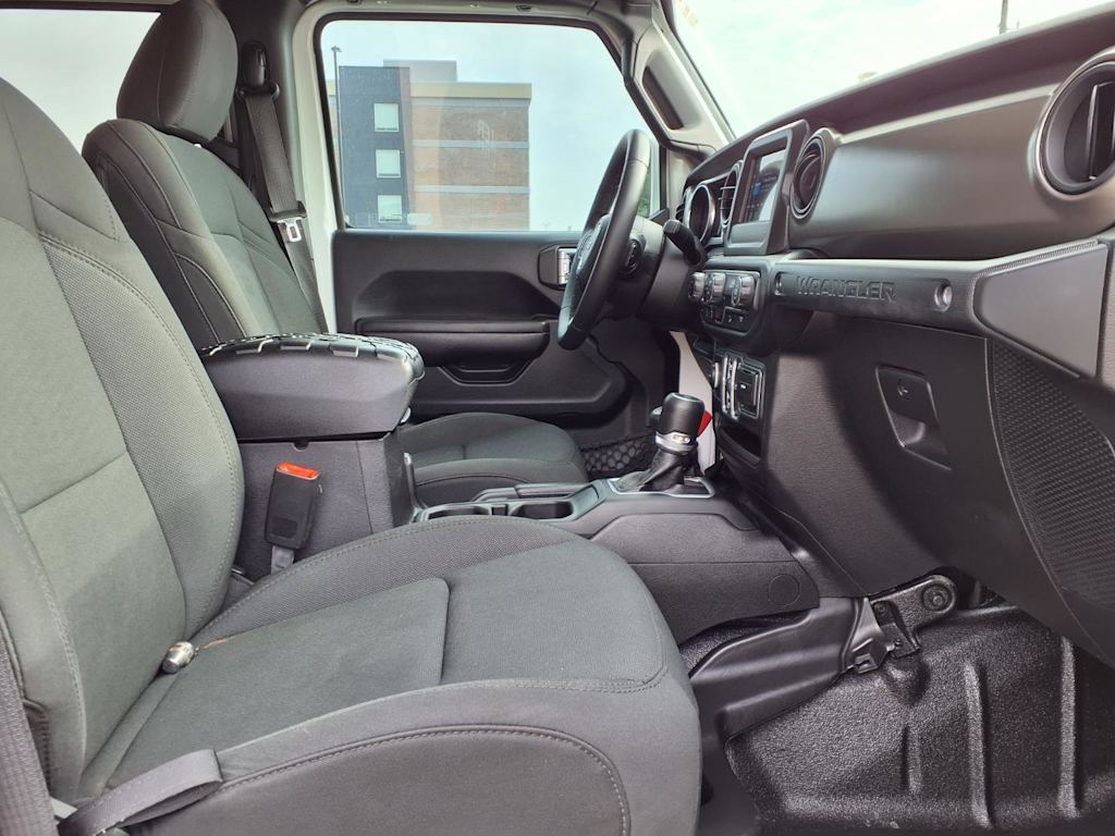 Thumbnail: 2018 Jeep Wrangler - 9