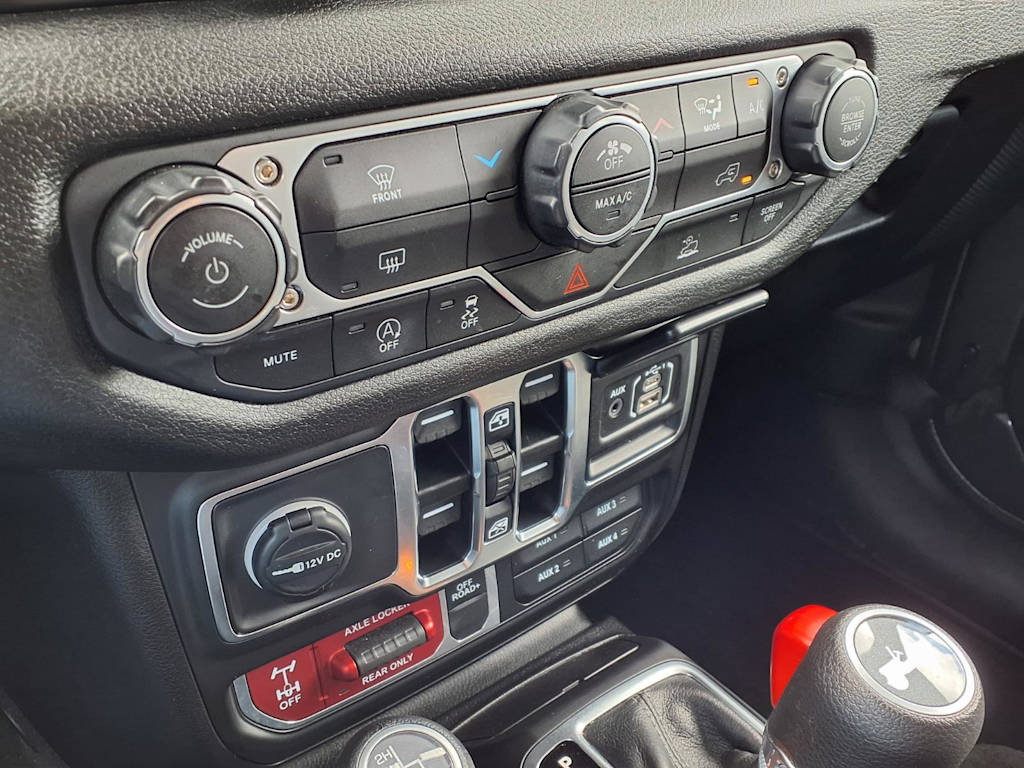 Thumbnail: 2025 Jeep Wrangler - 19