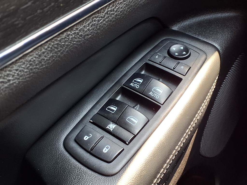 Thumbnail: 2018 Jeep Grand Cherokee - 24