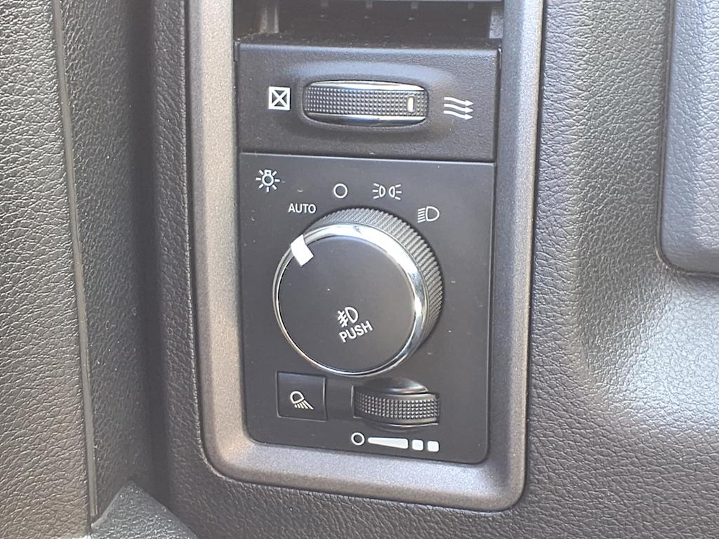 Thumbnail: 2014 RAM 1500 - 21