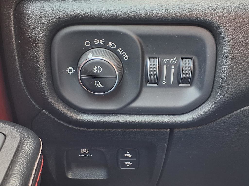 Thumbnail: 2025 RAM 1500 - 25
