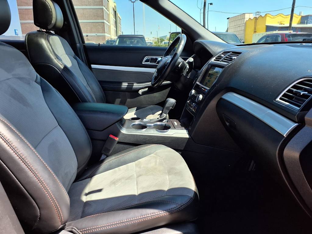 Thumbnail: 2017 Ford Explorer - 11