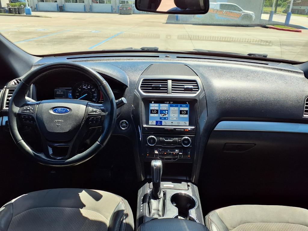 Thumbnail: 2017 Ford Explorer - 9
