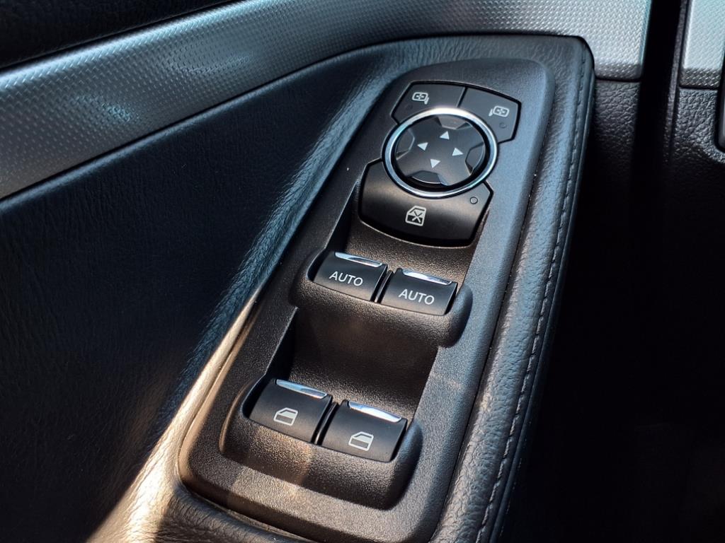2015 Ford Explorer XLT 25