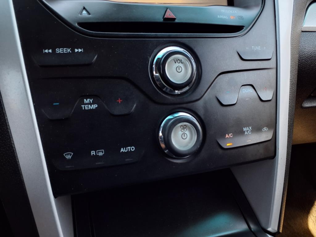 2015 Ford Explorer XLT 23