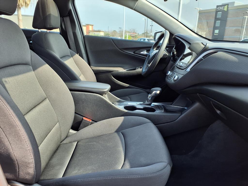 Thumbnail: 2024 Chevrolet Malibu - 12