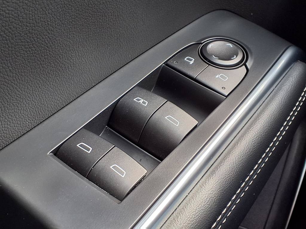 Thumbnail: 2025 GMC Acadia - 22
