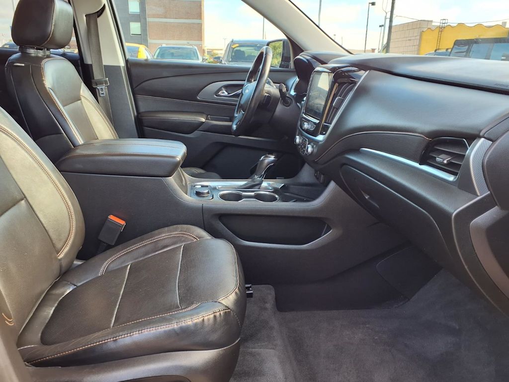 Thumbnail: 2018 Chevrolet Traverse - 21