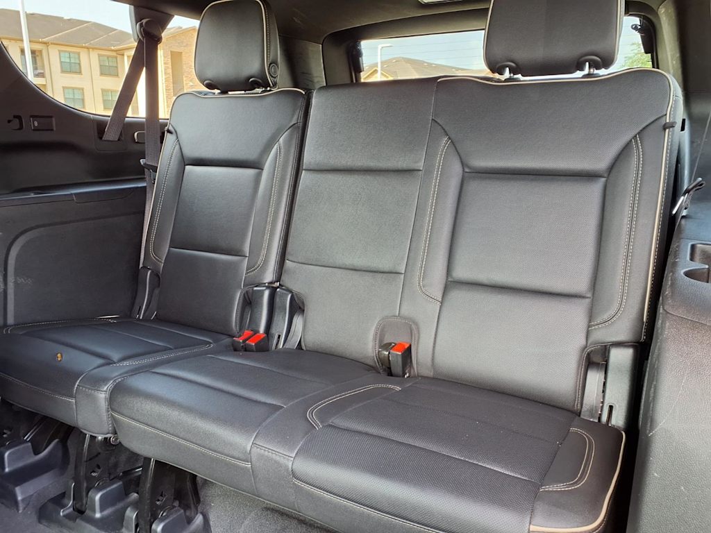 Thumbnail: 2023 Chevrolet Suburban - 21