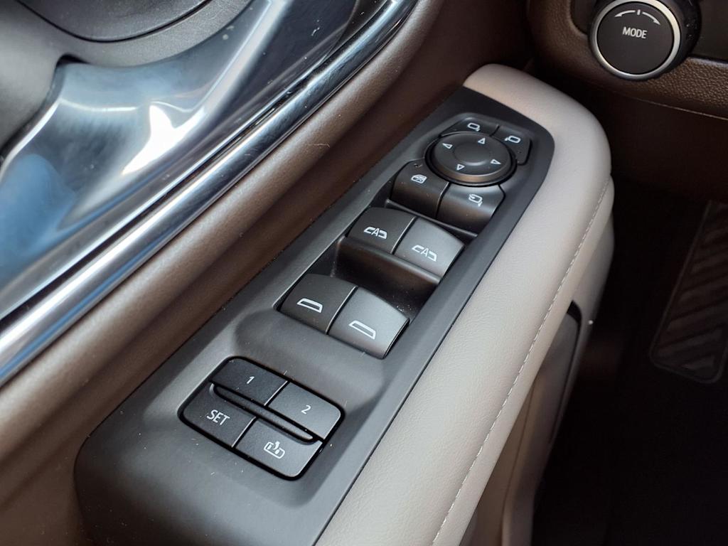 Thumbnail: 2023 Chevrolet Tahoe - 21