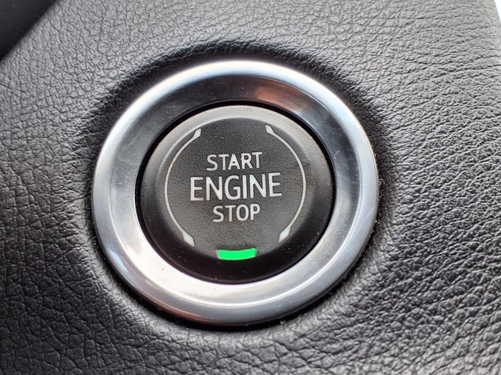 Thumbnail: 2021 Cadillac XT4 - 25