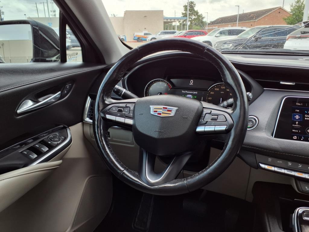 Thumbnail: 2021 Cadillac XT4 - 14