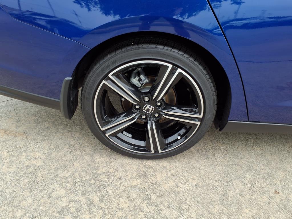 2025 Honda Accord Sport 8