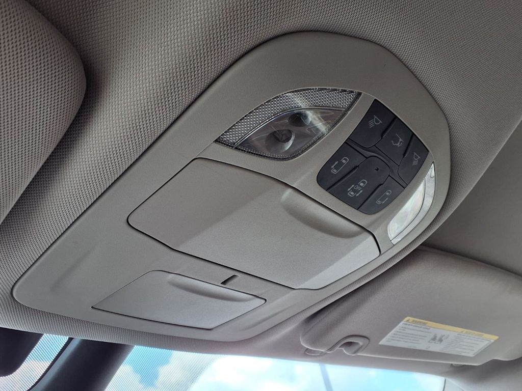 Thumbnail: 2018 Chrysler Pacifica - 24