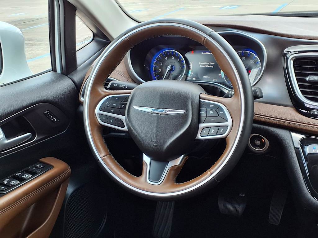 Thumbnail: 2018 Chrysler Pacifica - 12