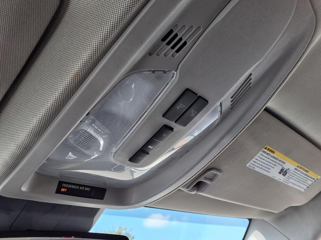Thumbnail: 2015 Chevrolet Equinox - 21