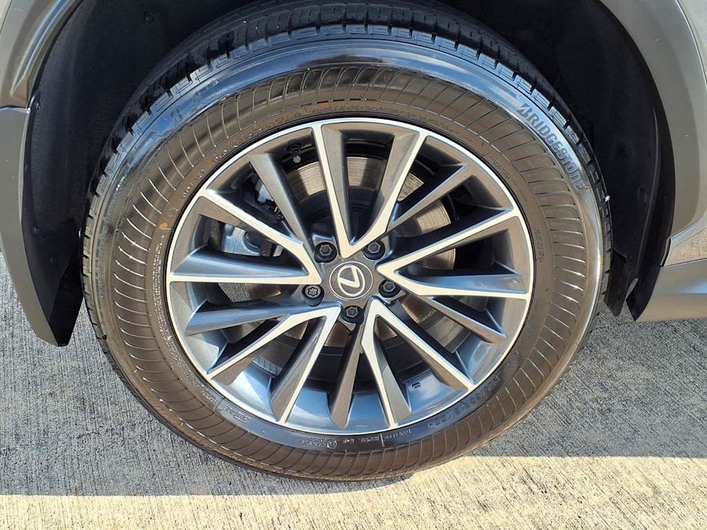 Thumbnail: 2025 Lexus ES - 8