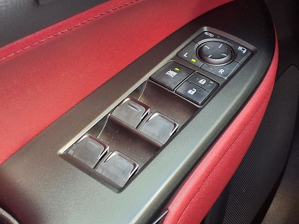 Thumbnail: 2025 Lexus ES - 21
