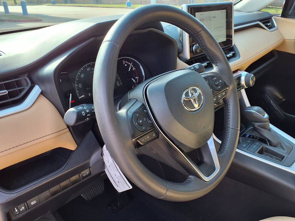 Thumbnail: 2025 Toyota RAV4 - 2