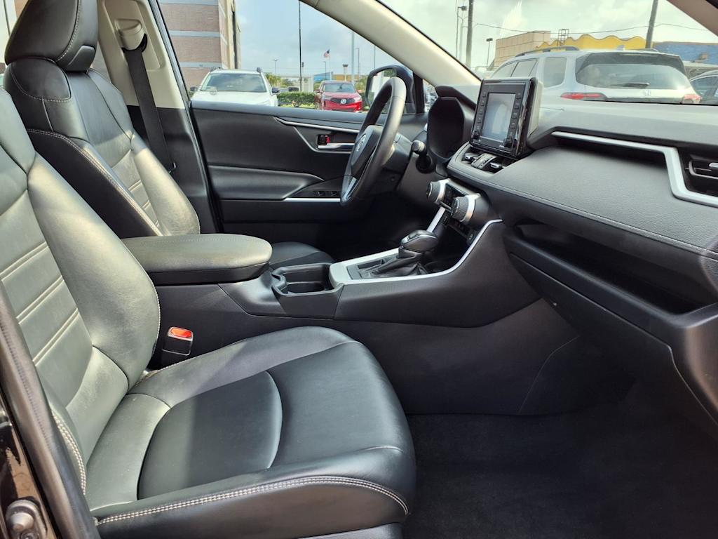 Thumbnail: 2021 Toyota RAV4 - 12