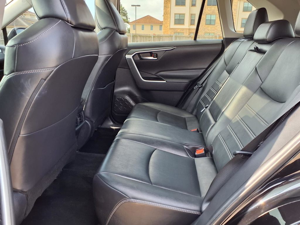Thumbnail: 2021 Toyota RAV4 - 21