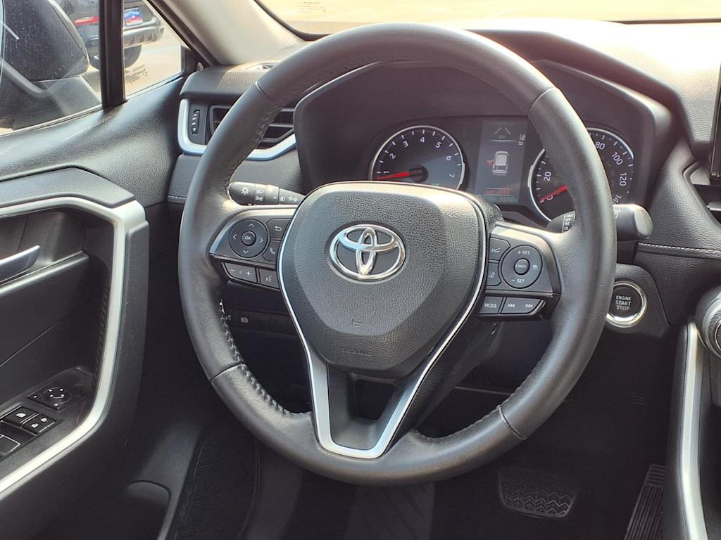 Thumbnail: 2021 Toyota RAV4 - 14