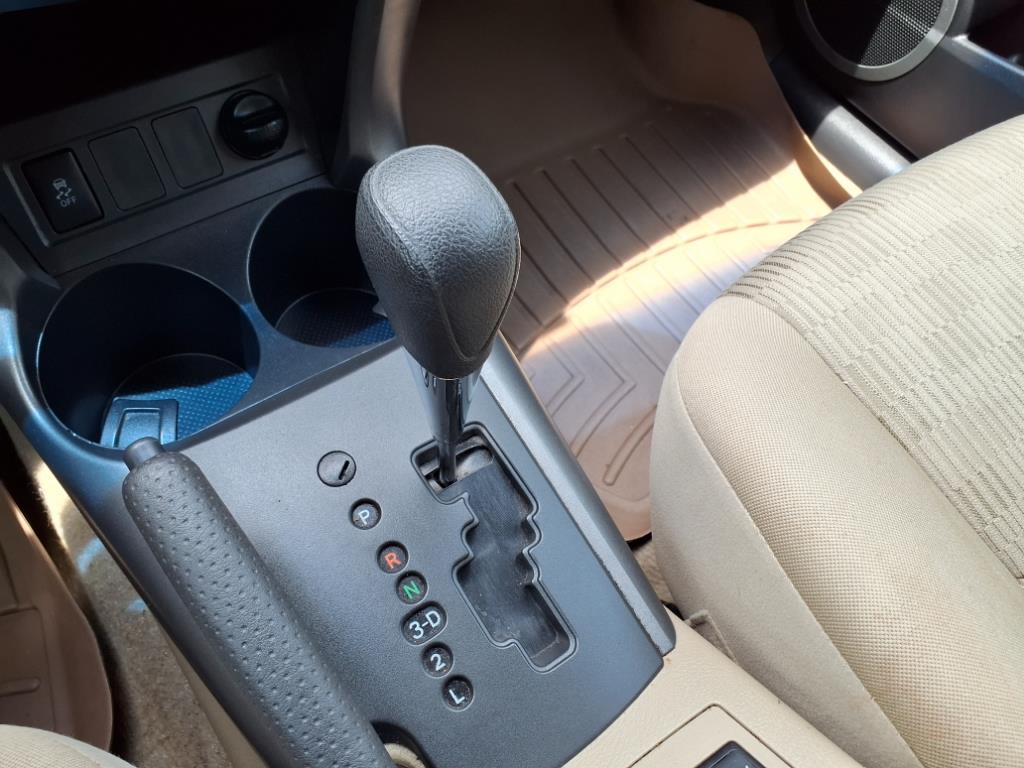 2011 Toyota RAV4 Base 17