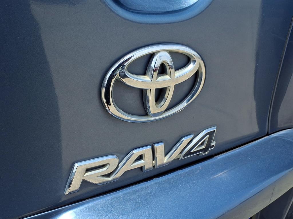 2011 Toyota RAV4 Base 7