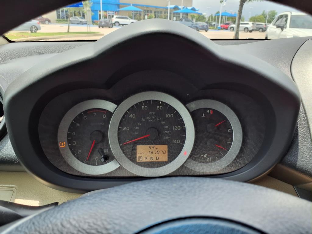 2011 Toyota RAV4 Base 18