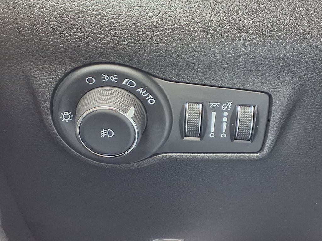Thumbnail: 2025 Jeep Compass - 25