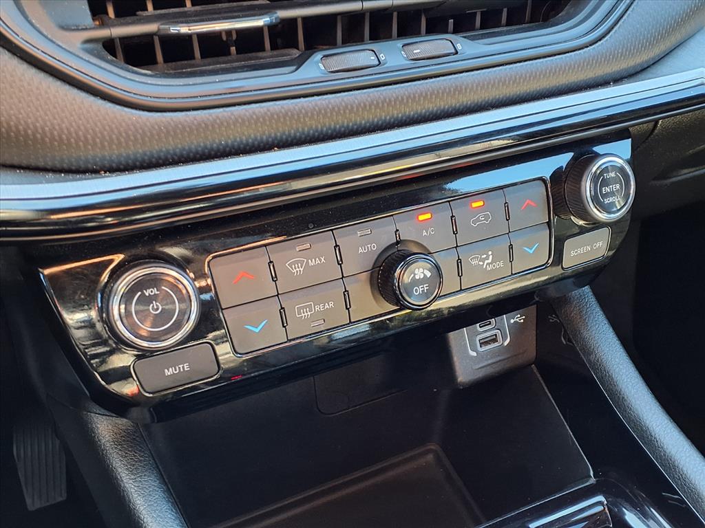 Thumbnail: 2023 Jeep Compass - 22