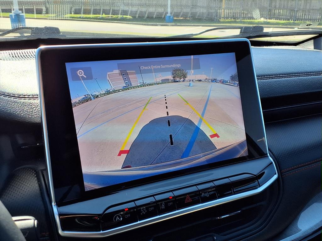 Thumbnail: 2023 Jeep Compass - 15