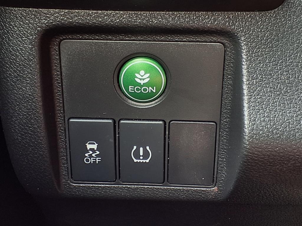 Thumbnail: 2016 Honda HR-V - 25