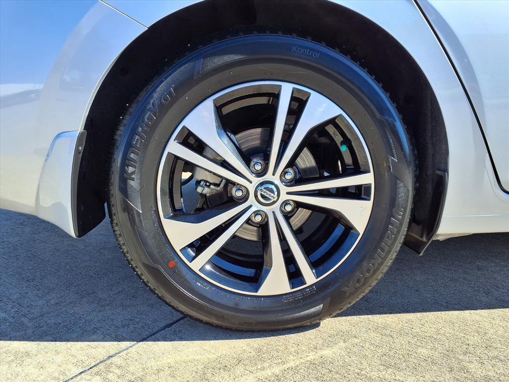 Thumbnail: 2022 Nissan Sentra - 8